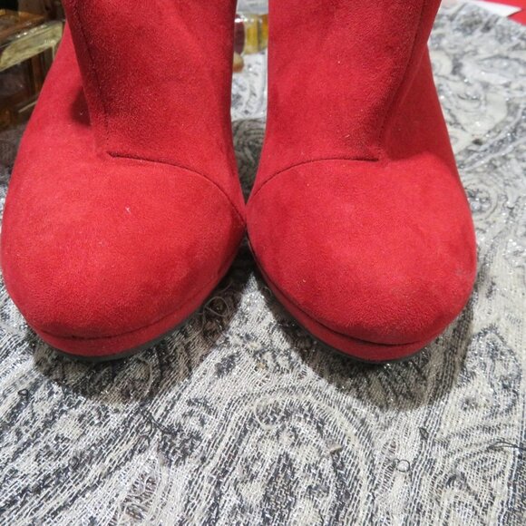 BOGO Mossimo Vibrant Red Suede High Heeled Ankle Booties Studded Embellished 9 - Picture 2 of 16